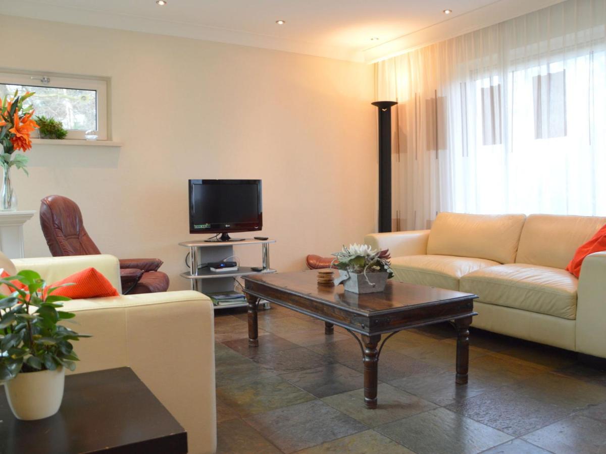 Stunning Villa In Venhorst With Sauna מראה חיצוני תמונה