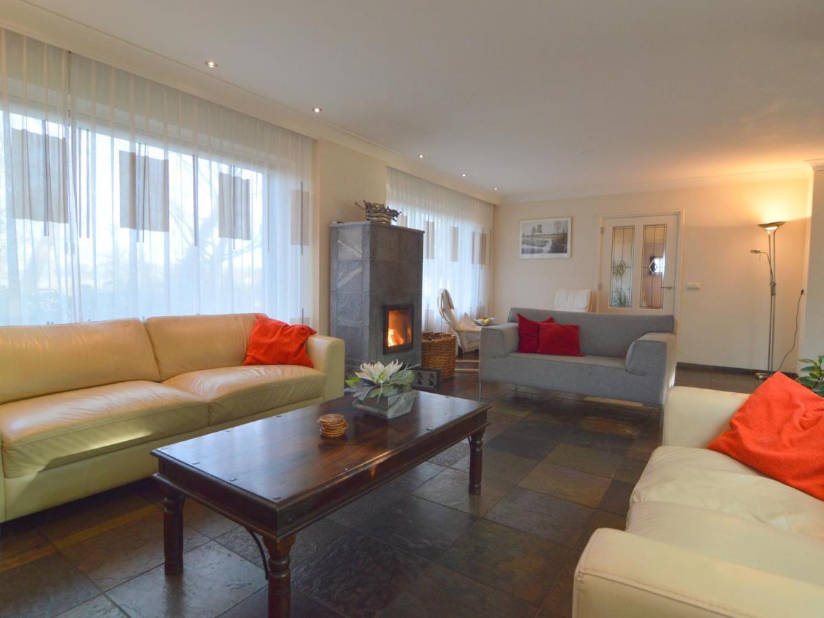 Stunning Villa In Venhorst With Sauna מראה חיצוני תמונה